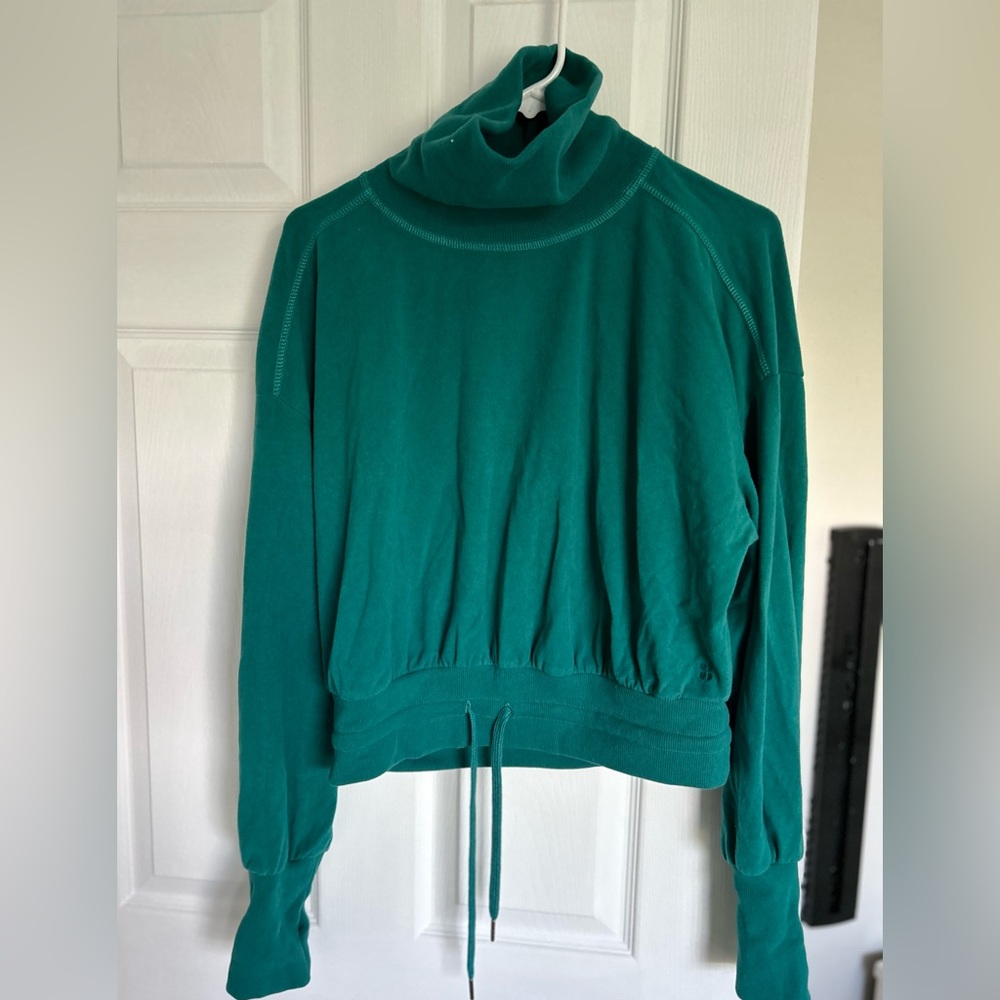 Women’s size small sweaty Betty athletic shirt.  Worn once shirt has thumbholes.